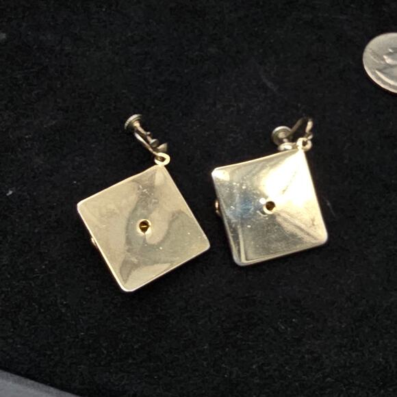 Vintage Rickshaw Screw Back Earrings Gold Tone Japan Asian Carriage - Picture 6 of 7